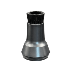 Ein schwarz-grauer zylindrischer Bürstenaufsatz mit Borsten für das Optimize Akku Luftgebläse der Optimize GmbH, der zum Reinigen oder Trocknen von Gegenständen wie Fahrrädern gedacht ist, abgebildet auf einem schlichten weißen Hintergrund.