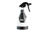 Eine IK Multi TR Mini 360º – 0,6 l Handzerstäuberflasche in Weiß und Schwarz mit Sprühkopf für die professionelle Fahrradreinigung.